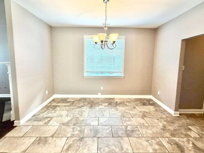 Building Photo - Gated Community, 4-Bedroom 2.5 Bath Home Available Now In Southeast Memphis @ Stonebrier