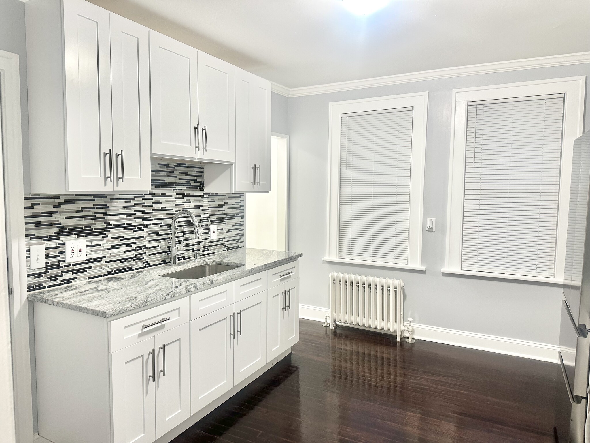 Building Photo - 67 Tremont Ave