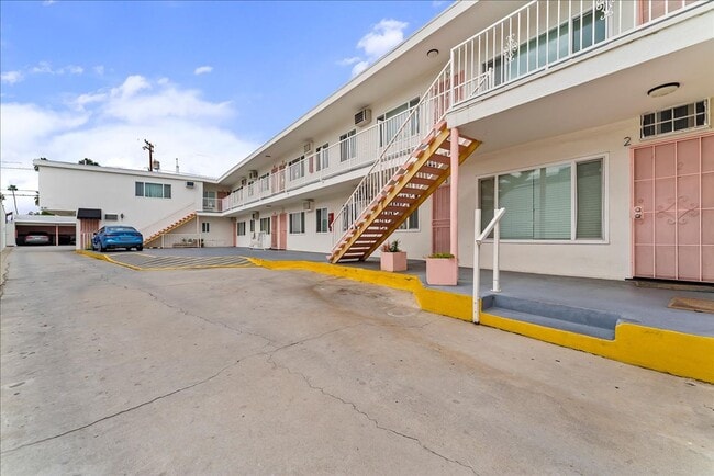 Building Photo - 511 S Verdugo Rd