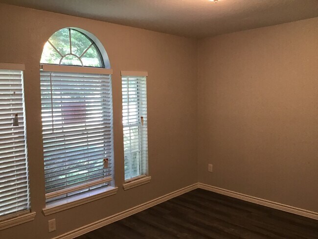 Building Photo - 5010 Chase Mountain Dr