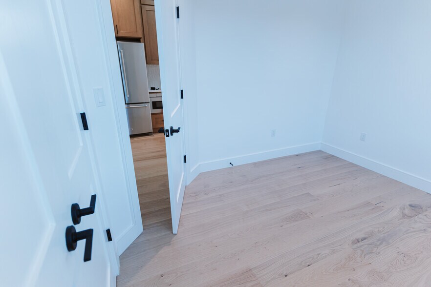 Building Photo - 5 Thurston St