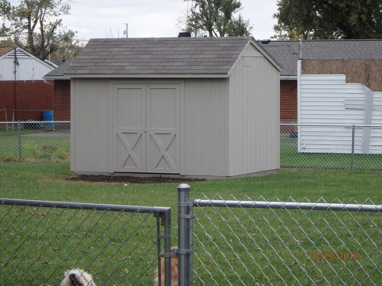 Building Photo - 133 Bayview Ave