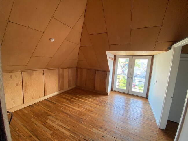 Building Photo - 124 King Ave