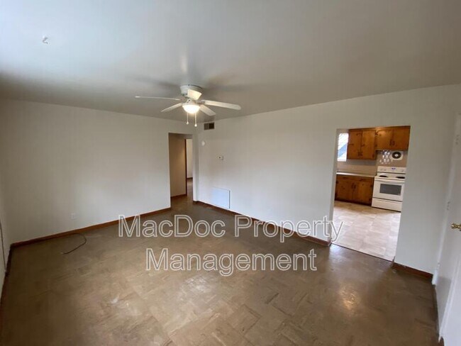 Building Photo - 423 Hill St