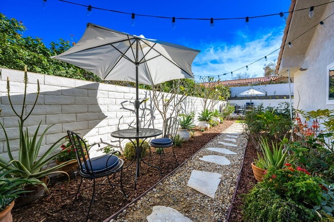 Building Photo - 73055 Amber St