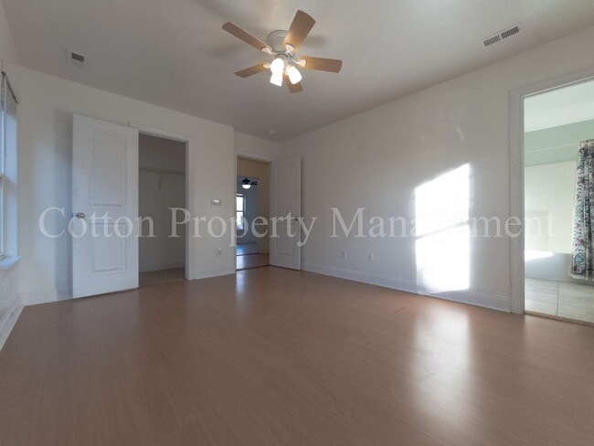 Building Photo - 120 S 9th St