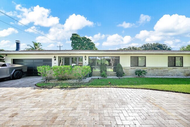 Building Photo - 836 Orchid Dr