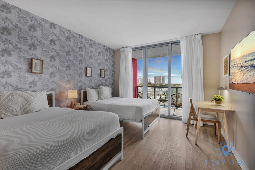 Building Photo - 2602 E Hallandale Beach Blvd