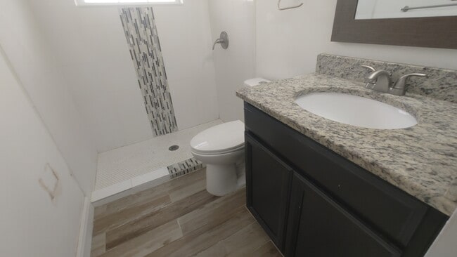 Building Photo - 4800 Tangerine Ave