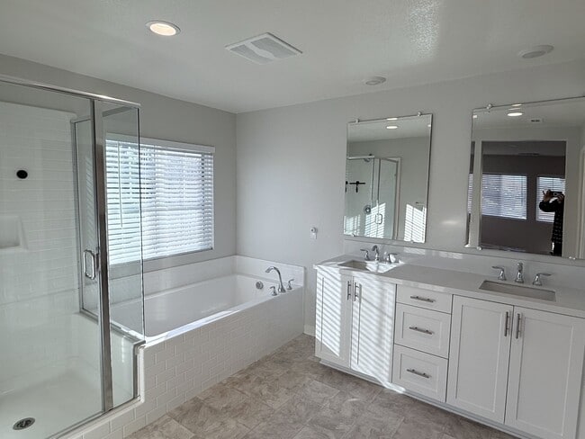 Building Photo - 31124 Hanover Ln