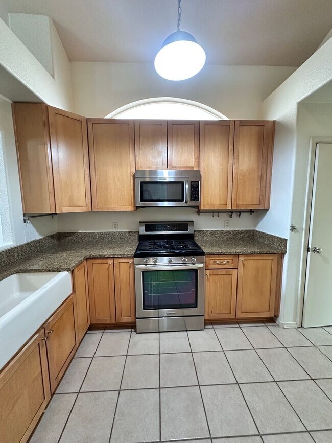 Building Photo - 7419 Desert Eagle Rd NE
