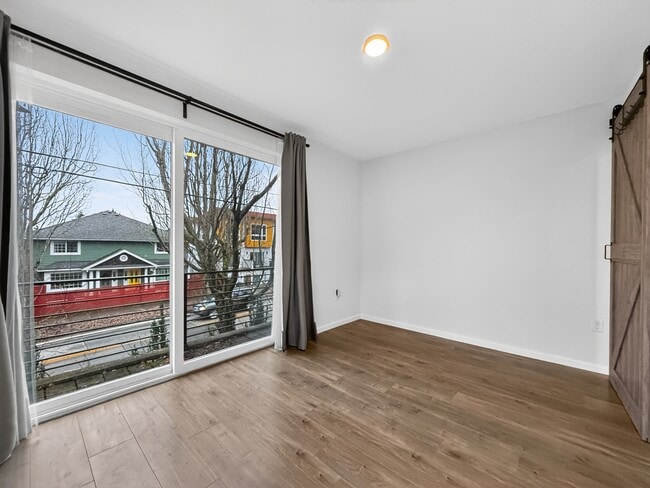 Building Photo - 2013 15th Ave S