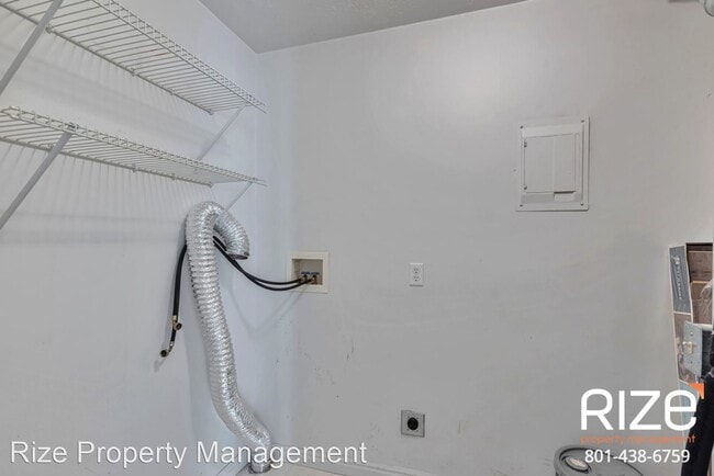 Building Photo - 2 br, 1 bath House - 3758 S Maple View Dri...