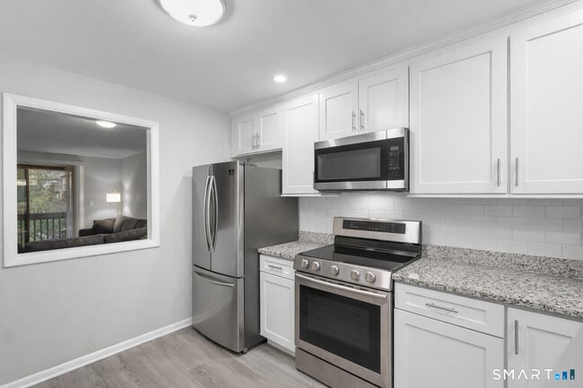 Building Photo - 9 Avon Ct