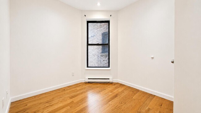 Building Photo - 342 Manhattan Ave