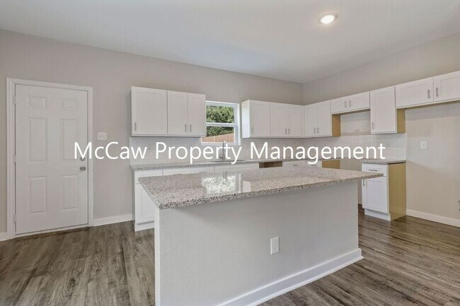 Building Photo - 5004 Colonial Ave