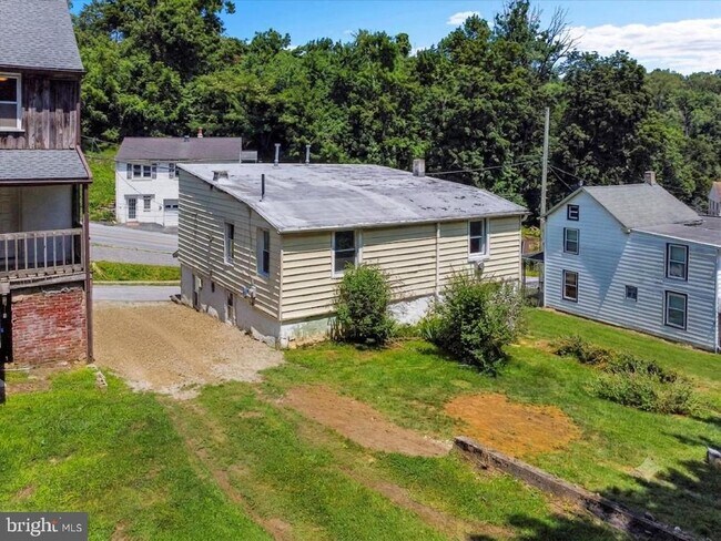 Building Photo - 58 Irish Ln