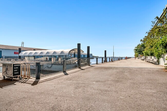 Building Photo - 360 Furman St