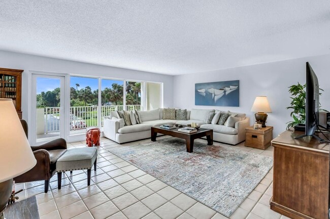 Building Photo - 4301 N Ocean Blvd