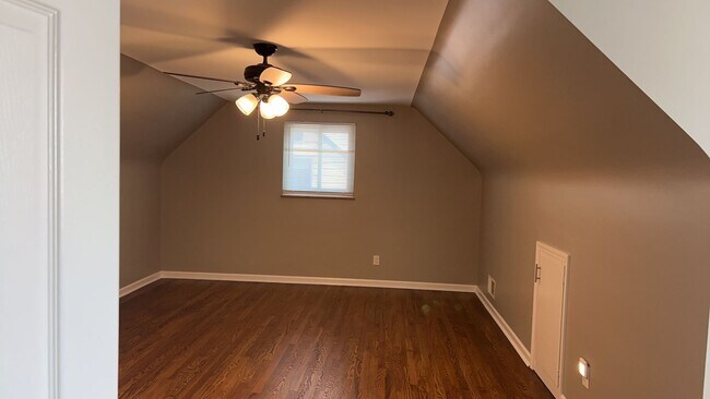 Building Photo - 3 Bed, 1.5 Bath Single Family Home - Upper Arlington, OH
