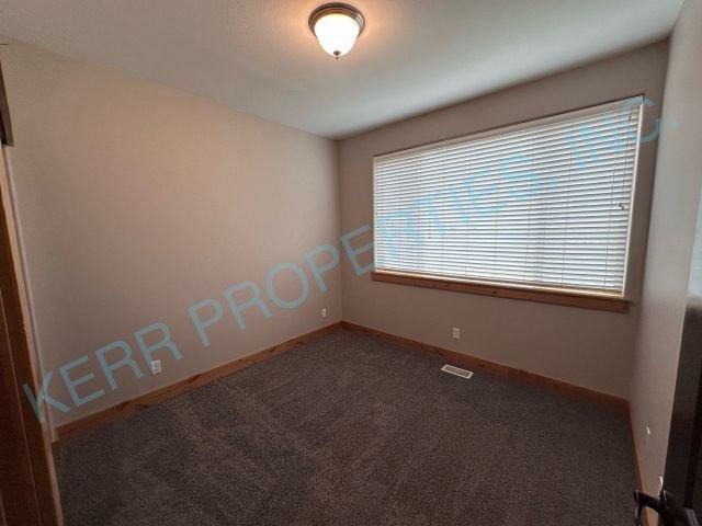 Building Photo - 225 NE Lucas Rd