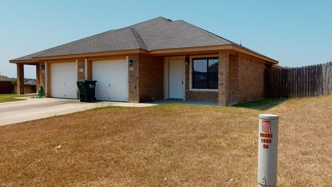 Building Photo - Free April Rent + Price Improvement $1,350!