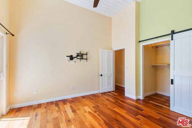 Building Photo - 4236 Ensenada Dr