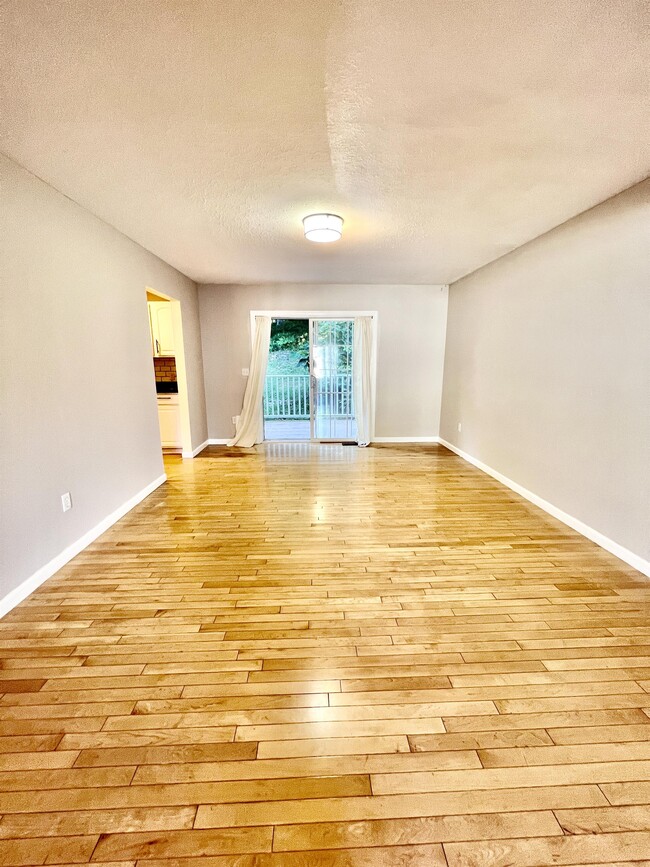 Building Photo - 229 Palisades Dr