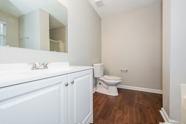Building Photo - 338 Brookside Dr