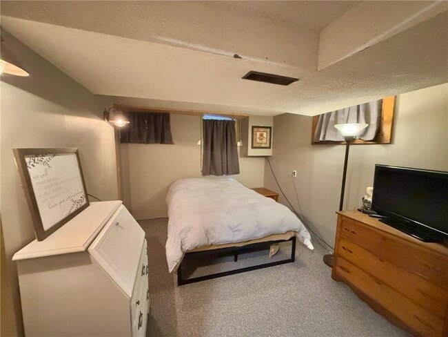 Building Photo - 1201 6th St SW