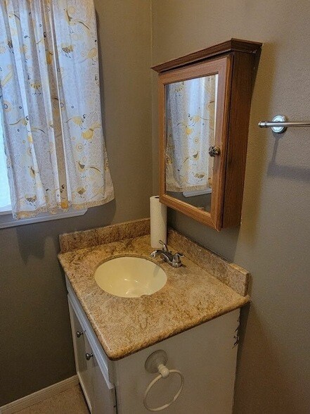 Building Photo - 1905 Chapman St