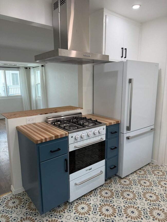 Building Photo - 4566 Muir Ave