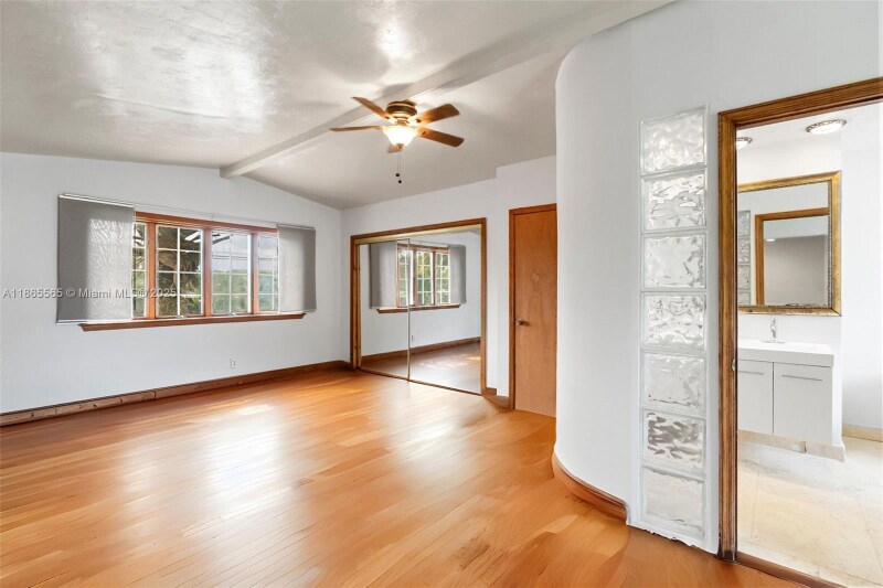 Building Photo - 2530 Okeechobee Ln