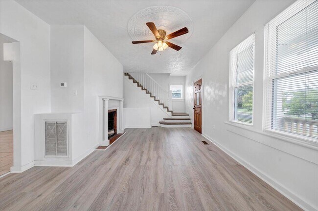 Building Photo - 1202 Rugby Blvd NW