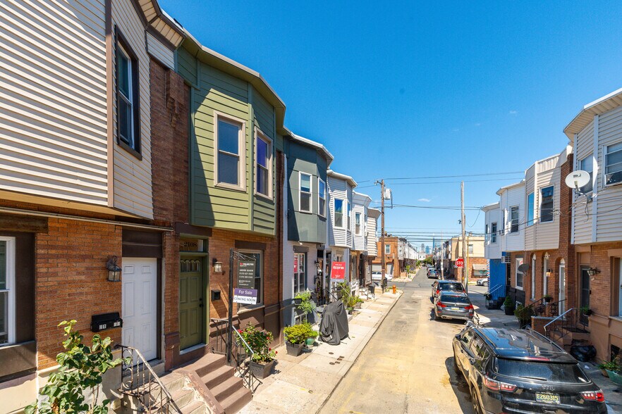 Building Photo - 2108 S Garnet St