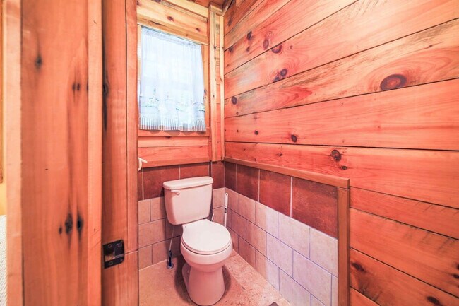 Building Photo - 195 Black Bear Dr