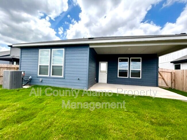 Building Photo - 4153 Bermuda Ln