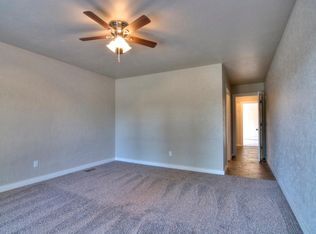 Building Photo - 2901 Rosewood Ln