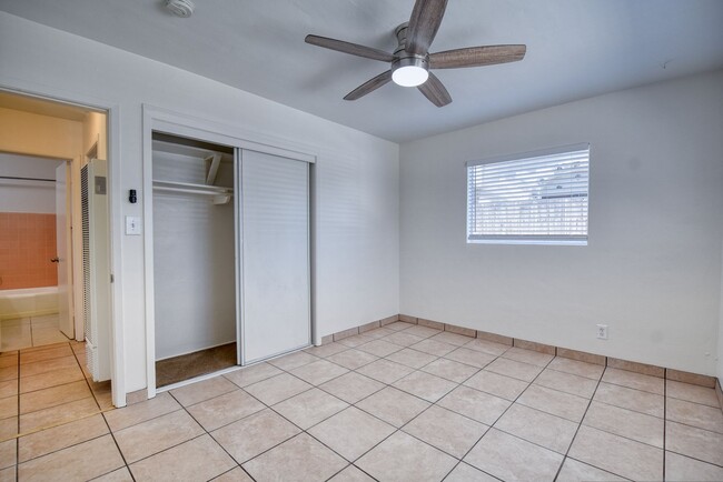 Building Photo - Two Bedroom condo in Pacific Beach