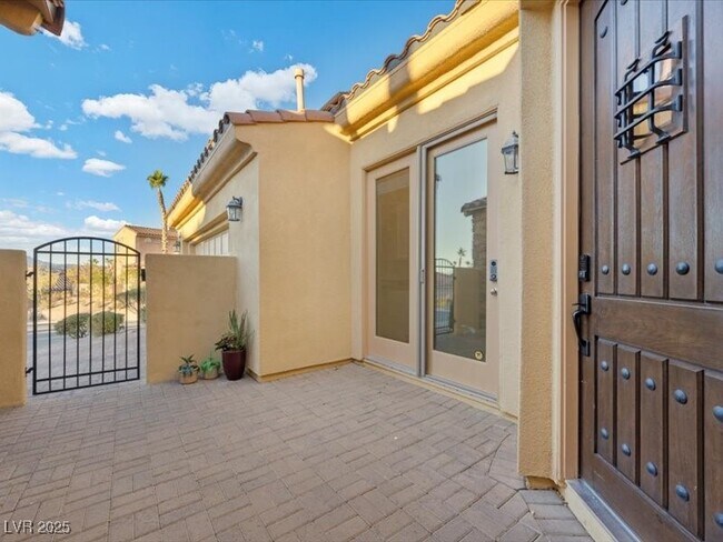 Building Photo - 1159 Calcione Dr