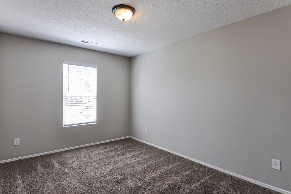 Building Photo - 3036 Van Dorn Rd