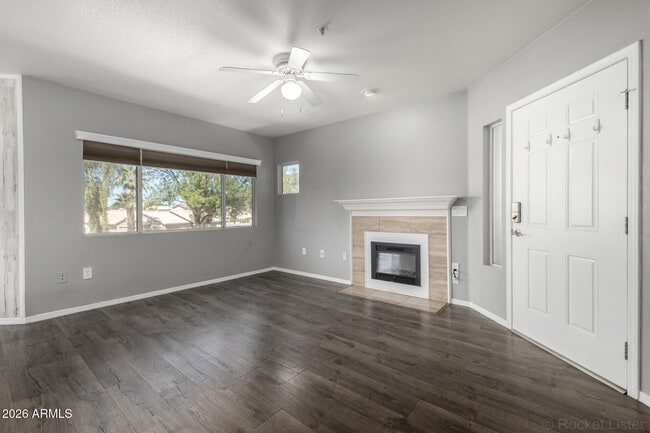 Building Photo - 1295 N Ash St