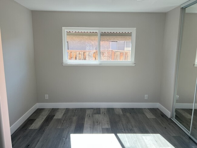Building Photo - 5181 Oxbow Ct