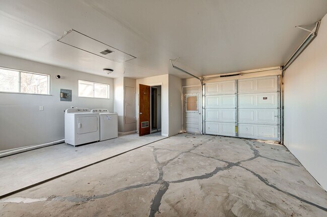 Building Photo - Newly remodeled Duplex in Midwest City