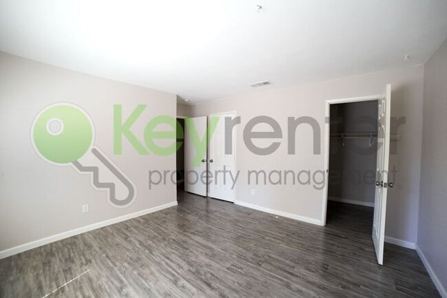 Building Photo - 1300 Old W Dr