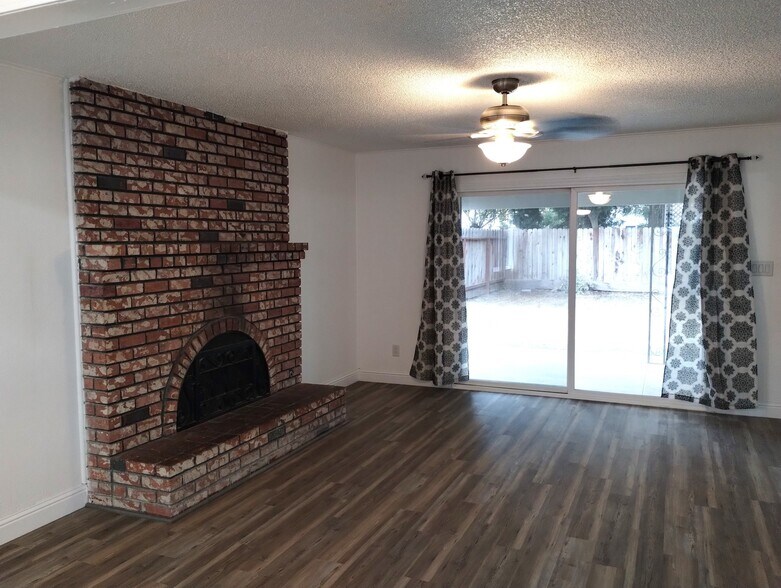 Building Photo - 637 Grambling Ct