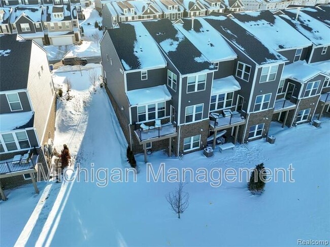 Building Photo - 1434 Superior Dr