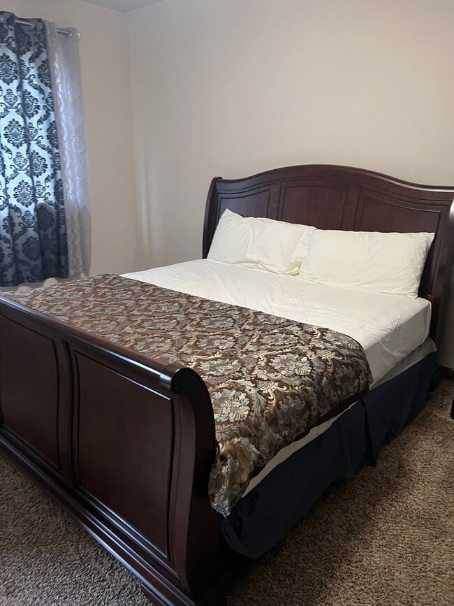 Building Photo - Beautiful 4 Bedroom in Ferndale! MOVE IN SPECIAL!