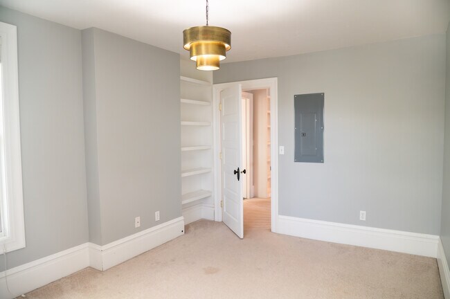 Building Photo - 145 E 300 S