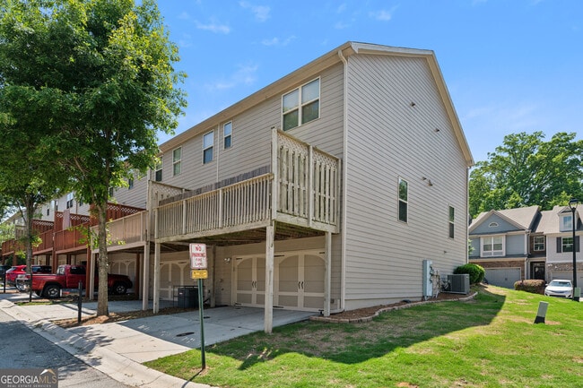 Building Photo - 5080 Whiteoak Terrace SE